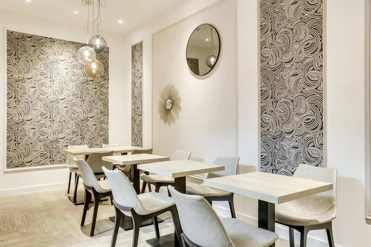 Hotel Courseine Courbevoie