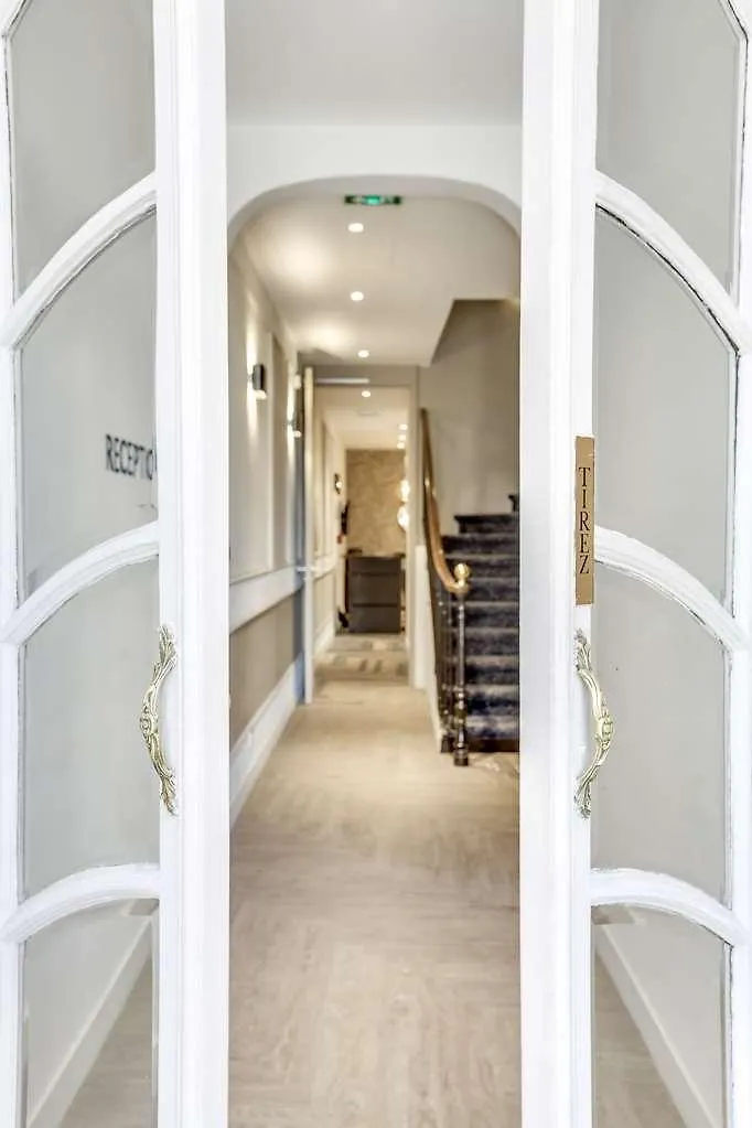Hotel Courseine Courbevoie