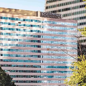 Hotel Pullman Paris La Defense, Courbevoie