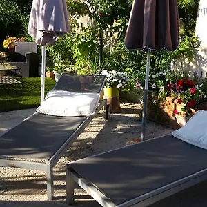 La Tuiliere Homestay Saint-Laurent-du-Var